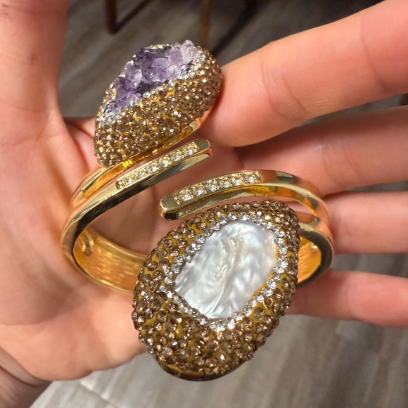 Natural Amethyst & Baroque Pearl Gold Cuff Bracelet - Picture 9 of 17